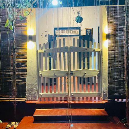 Ami place Hikkaduwa Exterior foto