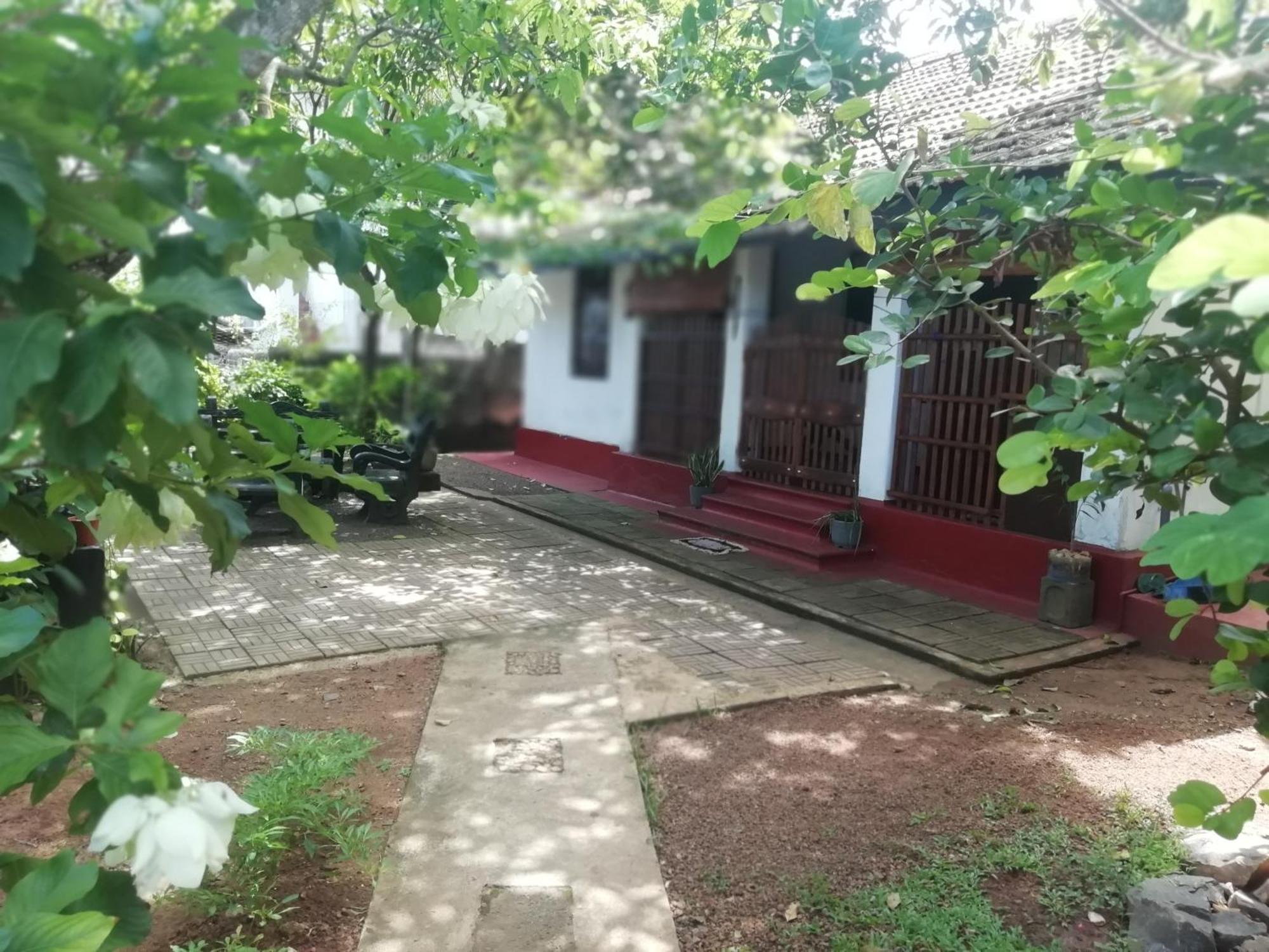 Ami place Hikkaduwa Exterior foto